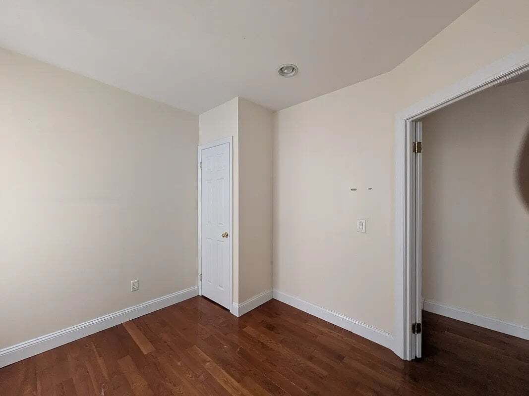 Building Photo - 537 W 158th St