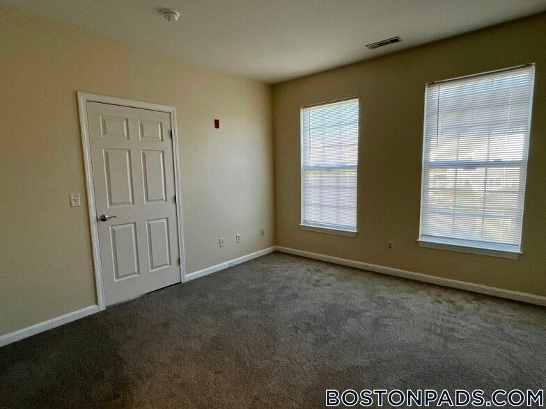 Building Photo - 311 Lowell St