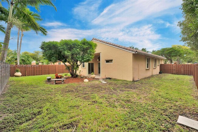 Building Photo - 9437 SW 183rd Terrace