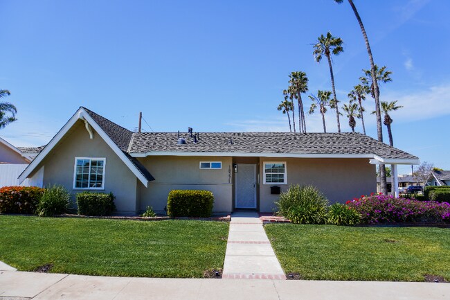 Building Photo - 18271 Roberta Cir