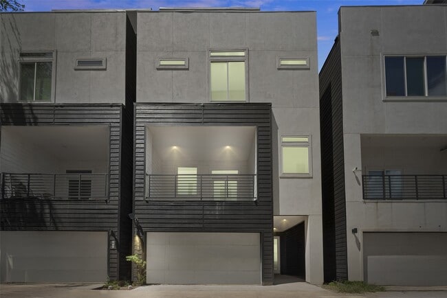 Building Photo - 513 Schweikhardt St