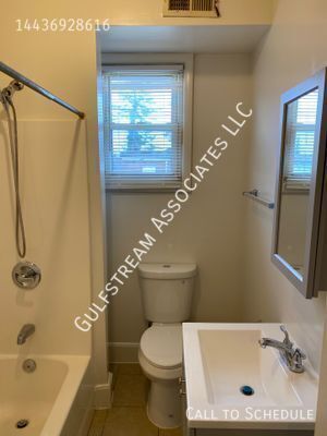 Building Photo - 4000 Oakford Ave