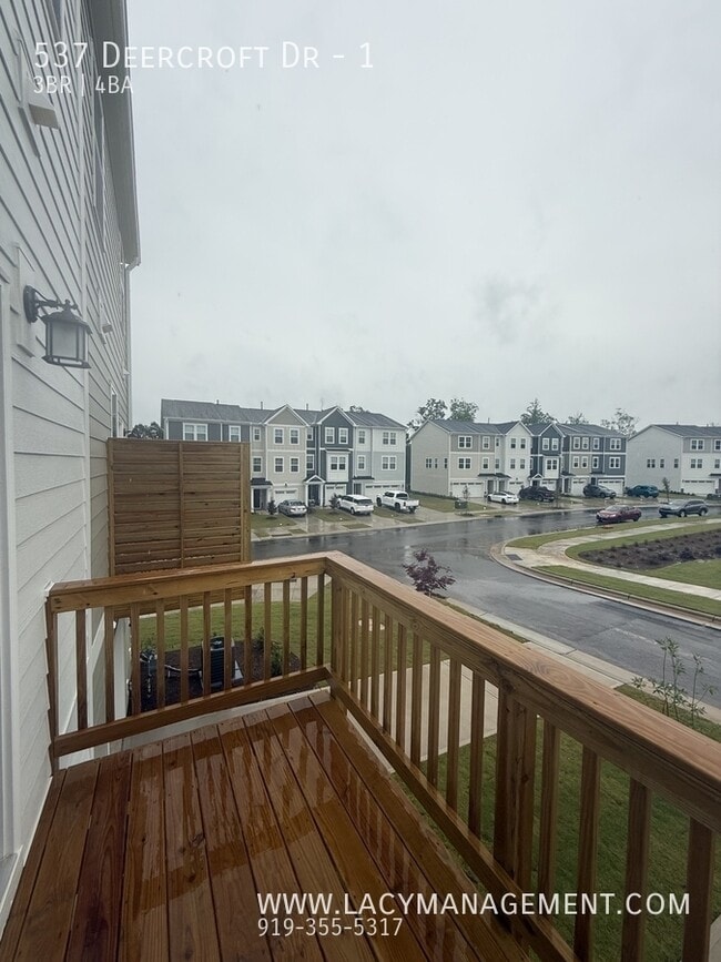 Building Photo - 537 Deercroft Dr