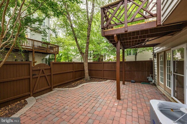 Building Photo - 5015 Waple Ln