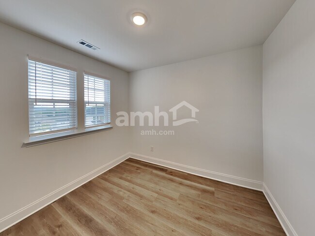 Building Photo - 238 Marin Dr