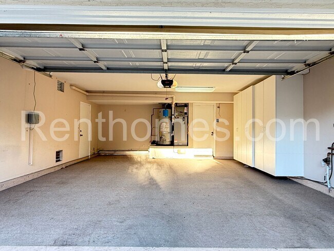 Building Photo - 10886 Caminito Colorado