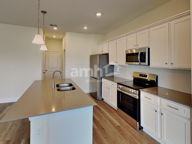 Building Photo - 1388 Sky Lks Dr