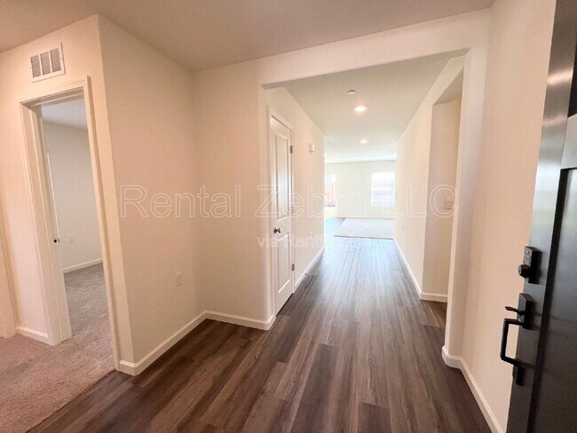 Building Photo - 4063 Cinnabar Ct