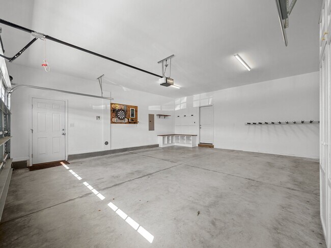 Garage - 139A James Ave