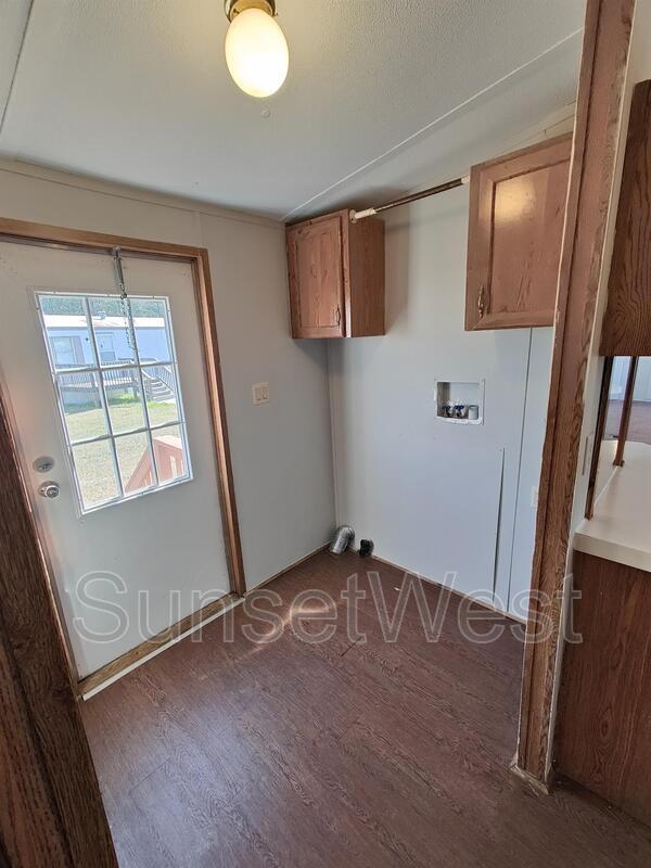Building Photo - 308 Sunshine Dr