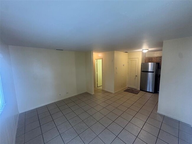 Building Photo - 5162 NE 6th Ave