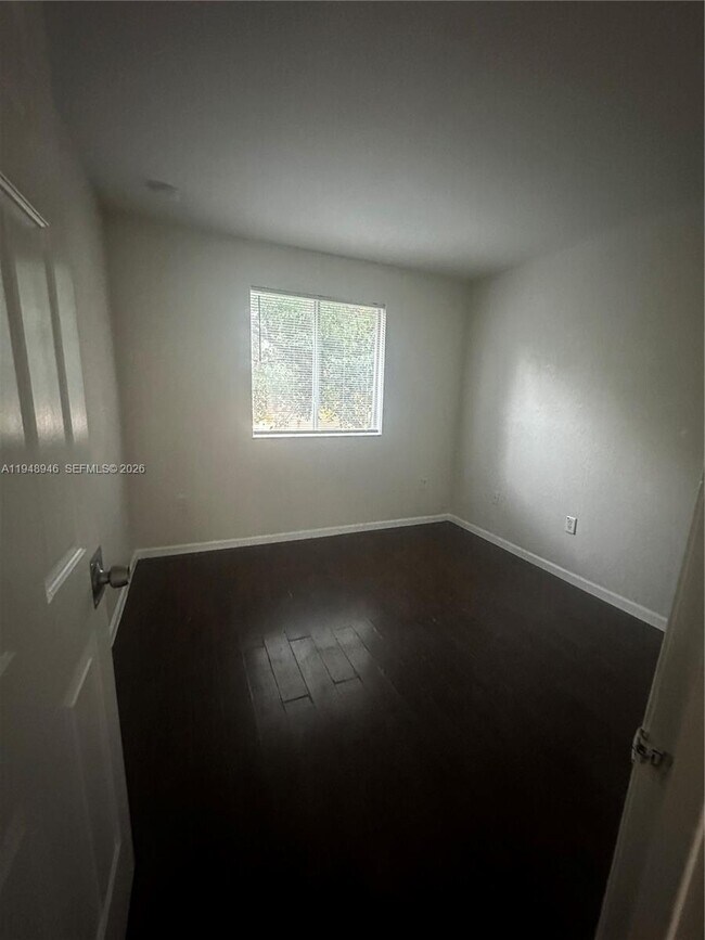 Building Photo - 2440 SE 14th Ave