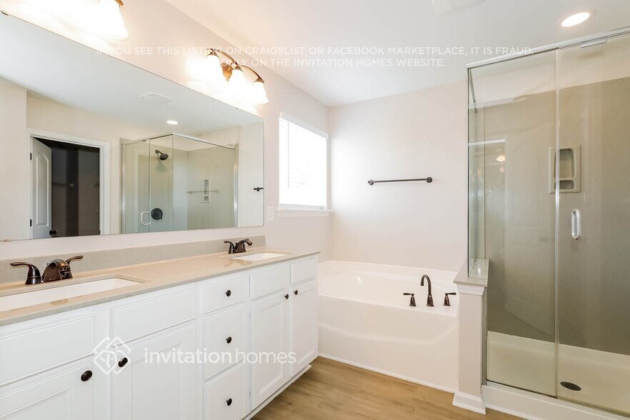 Building Photo - 1841 Swan Dr