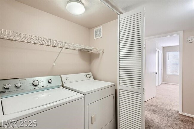 Building Photo - 5710 E Tropicana Ave