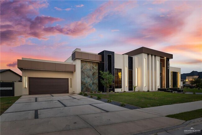 Building Photo - 4704 Estancia Pkwy