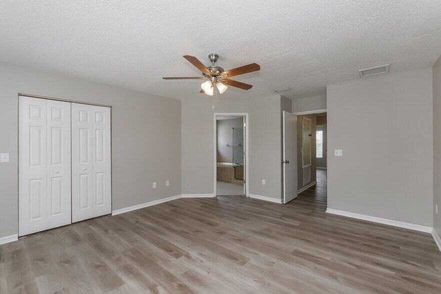 Building Photo - 13423 Beechberry Dr