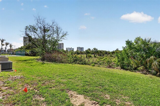 Building Photo - 9425 S Ocean Dr