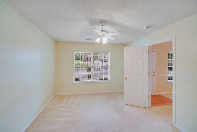 Building Photo - 15021 Deshler Ct