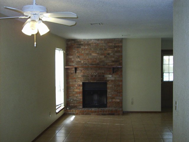 Building Photo - 800 Swan Lake Rd