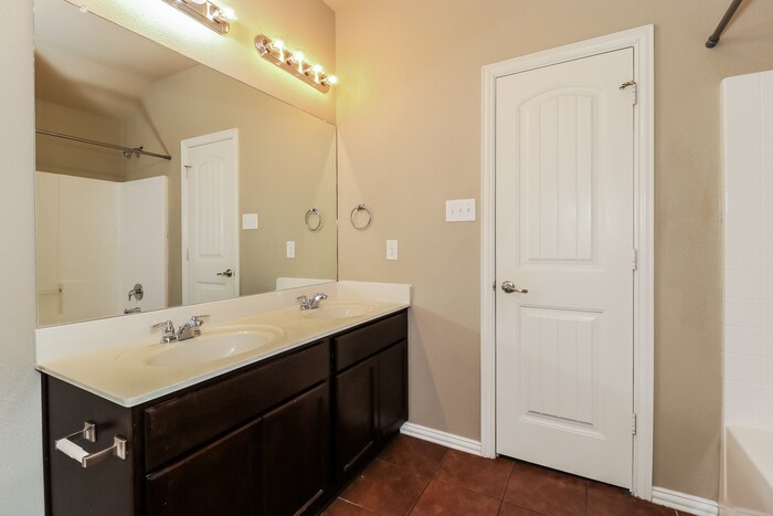 Building Photo - 7978 Los Alamitos Ln