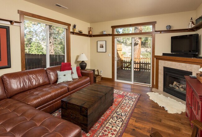Building Photo - Charming Westside 2 Bed + Office | Trails, River Access & Minutes to Old Mill