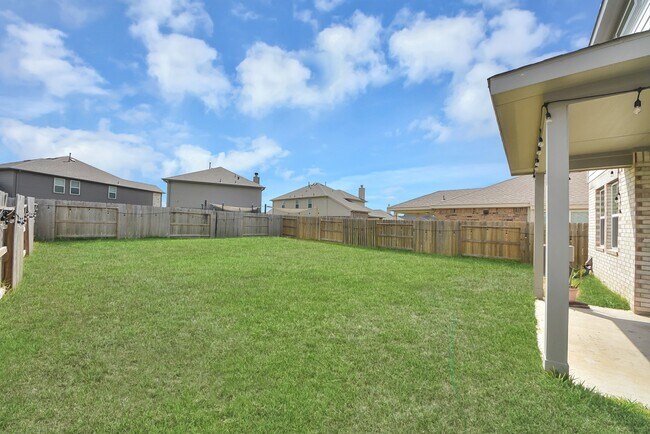 Building Photo - 21223 Shr Blf Dr