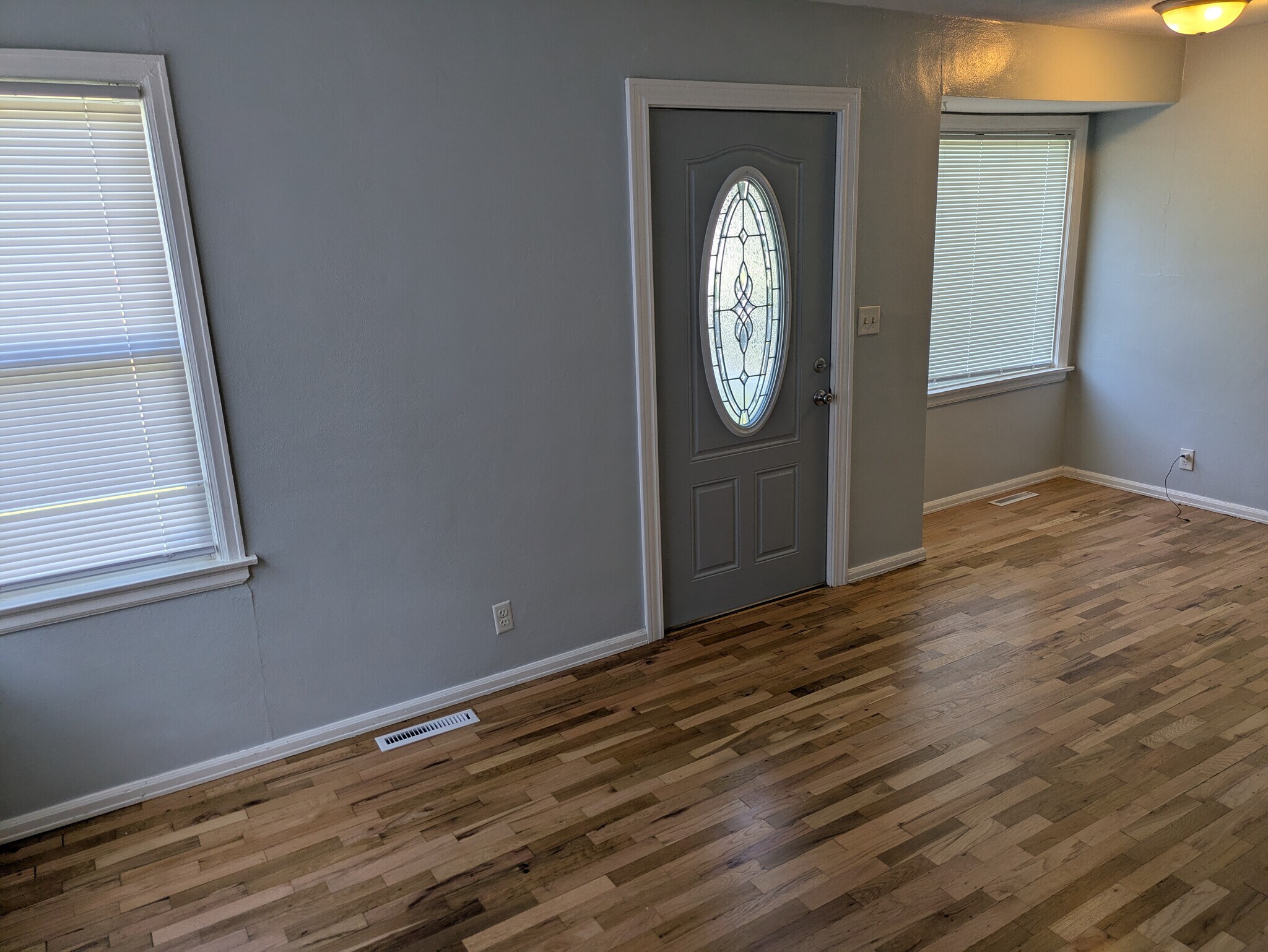 Living Room/Front Door - 127 pleasant Ave