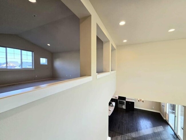 Building Photo - Large 3 bedroom, 3 bath newer build in sought after East Wenatchee neighborhood!