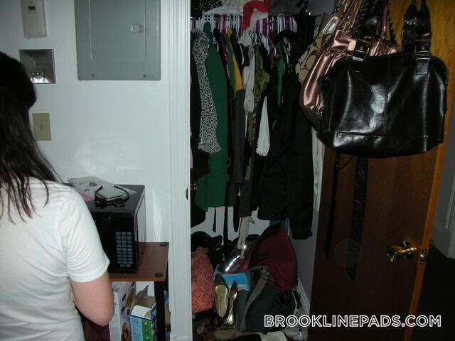 Building Photo - 1077 Beacon St