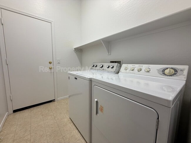 Building Photo - 16825 S 30th Ave