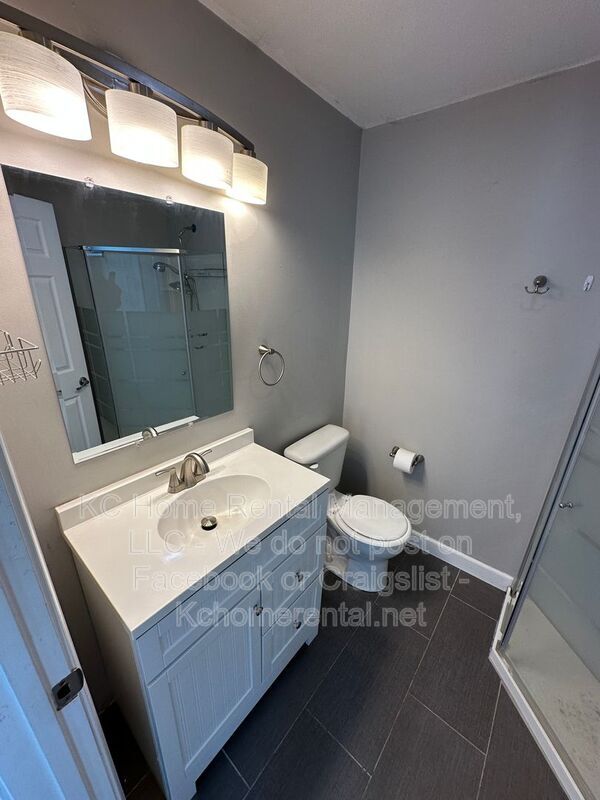 Building Photo - 316 W Elm St