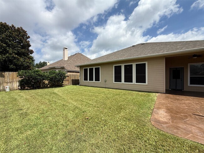 Building Photo - 26823 Lakeridge Park Ln