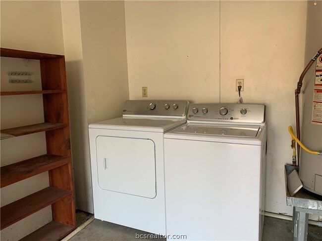 Building Photo - 2501 Longmire Dr