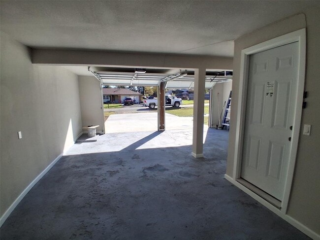 Building Photo - 6121 W 40th St