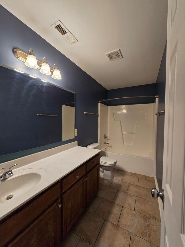 Building Photo - 206 Aberlour Dr