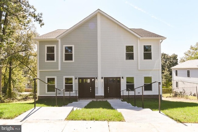 Building Photo - 5905 Eads St NE