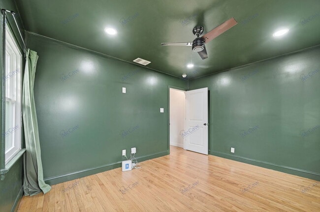 Building Photo - 1622 Hollywood Ave