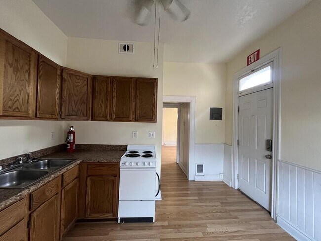 Building Photo - 514 E 500 S