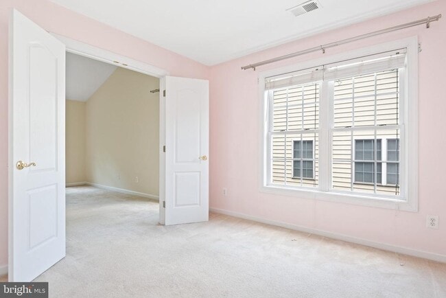 Building Photo - 2202 Sarah Woods Ct