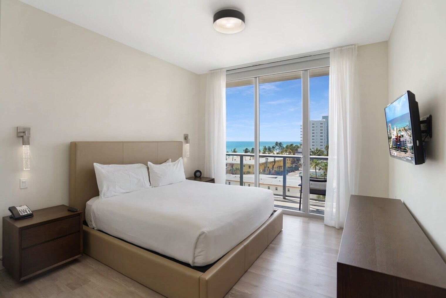 Building Photo - 209 N Ocean Dr