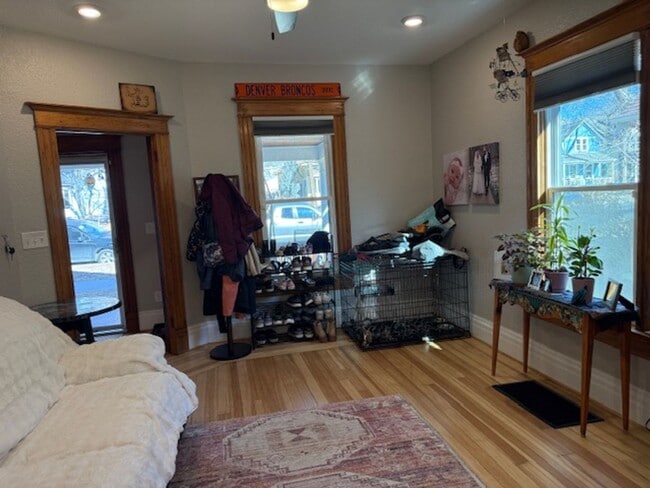 Building Photo - *West side charmer completely remodeled, mid century flare!