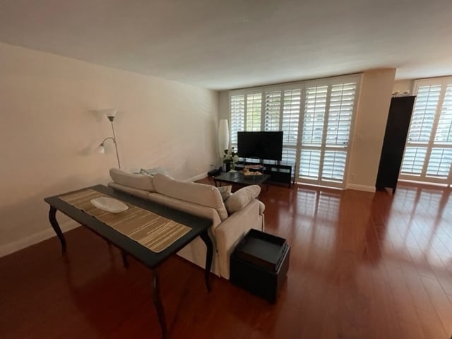 Living room - 11970 Montana Ave