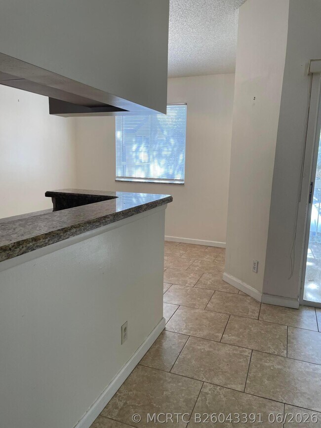 Building Photo - 9701 Westview Dr