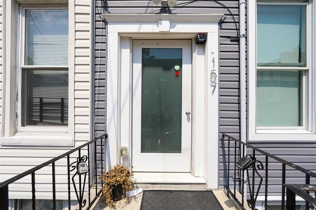 Building Photo - 157 Sherman Ave