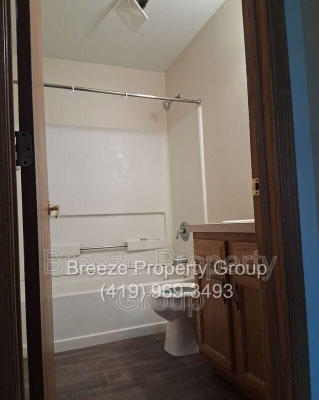 Building Photo - 928 Ridge Ave