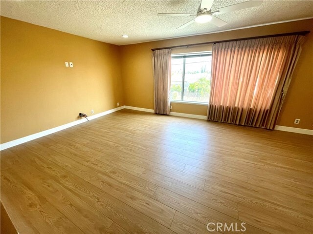 Building Photo - 10524 Casanes Ave