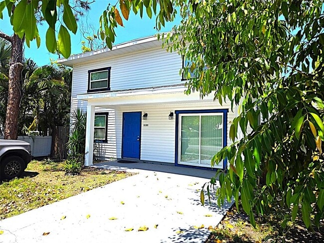 Building Photo - 5105 Tangerine Ave S