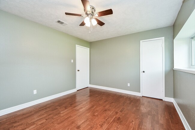 Building Photo - 10426 Alcott Dr