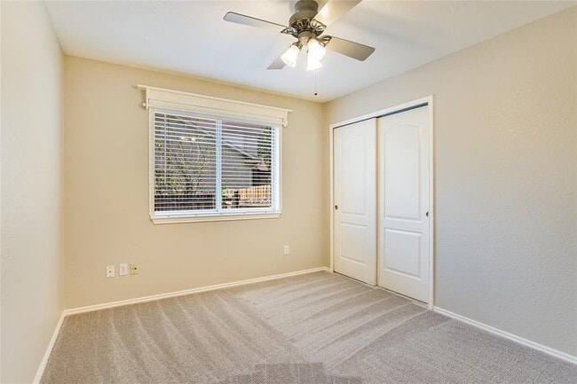 Building Photo - 1301 Canna Lily Ln