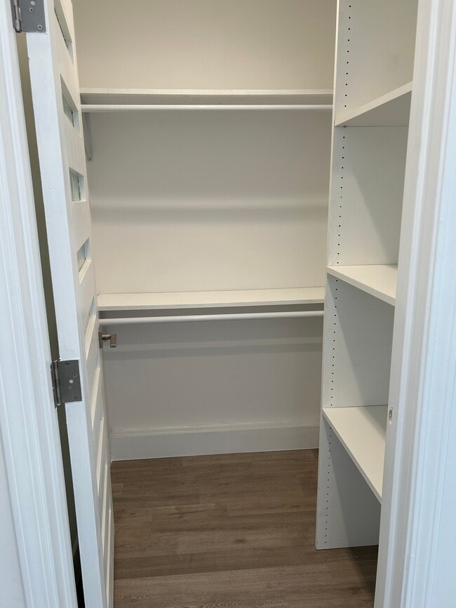 walk-in closet - 17141 Sherman Way
